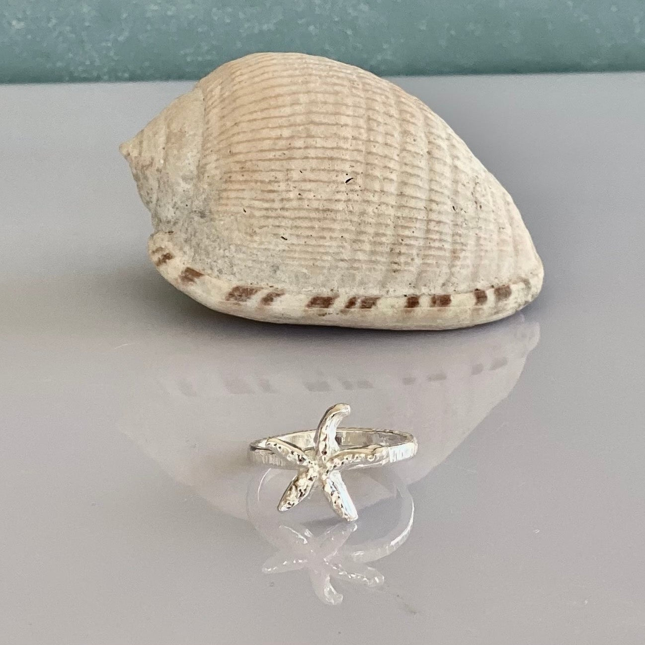 Starfish silver store ring